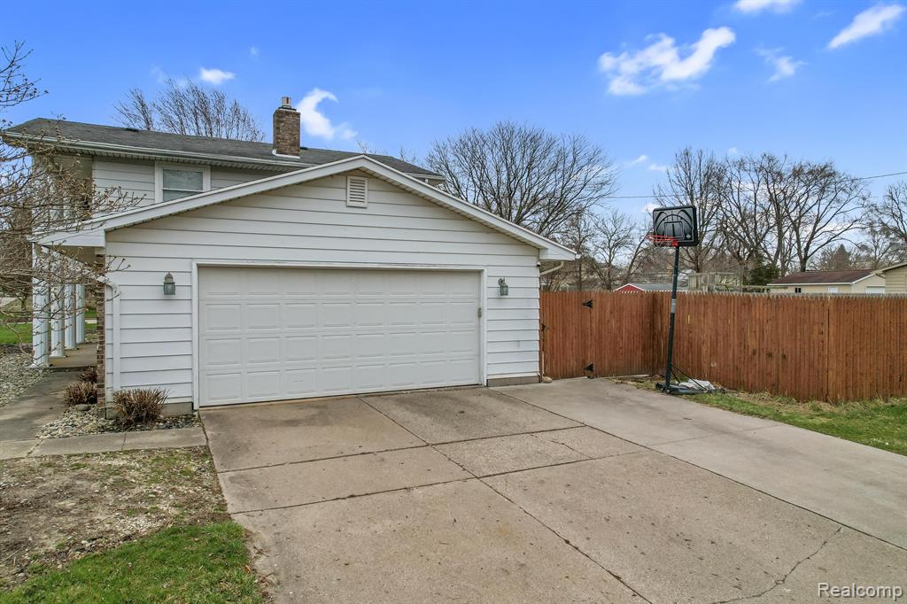 5065 Hyde Park Drive, Swartz Creek, MI 48473 — Photo 29