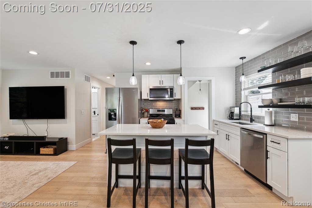 415 Helene Avenue, Royal Oak, MI 48067 — Photo 6