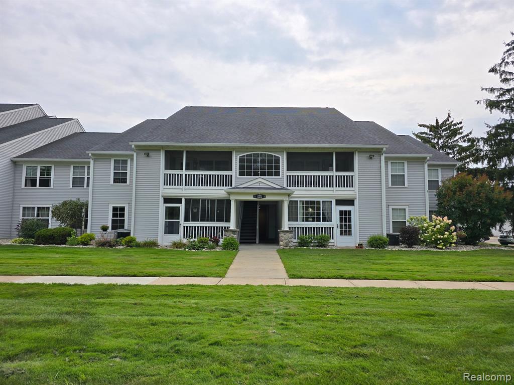 12516 Saint Andrews Way, 23, Fenton, MI 48430 — front exterior