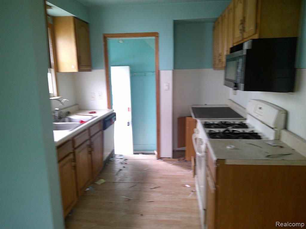 418 E BALTIMORE Boulevard, Flint, MI 48505 — Photo 9