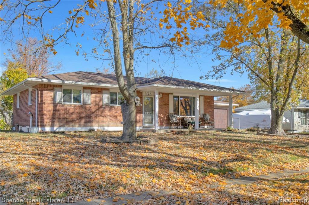 5726 Sutherland Drive, Waterford, MI 48327 — Photo 5