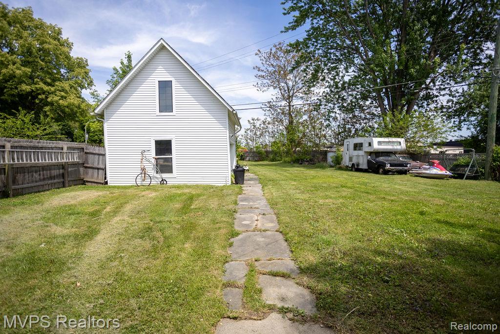 126 Clinton Street, Mount Clemens, MI 48043 — Photo 28