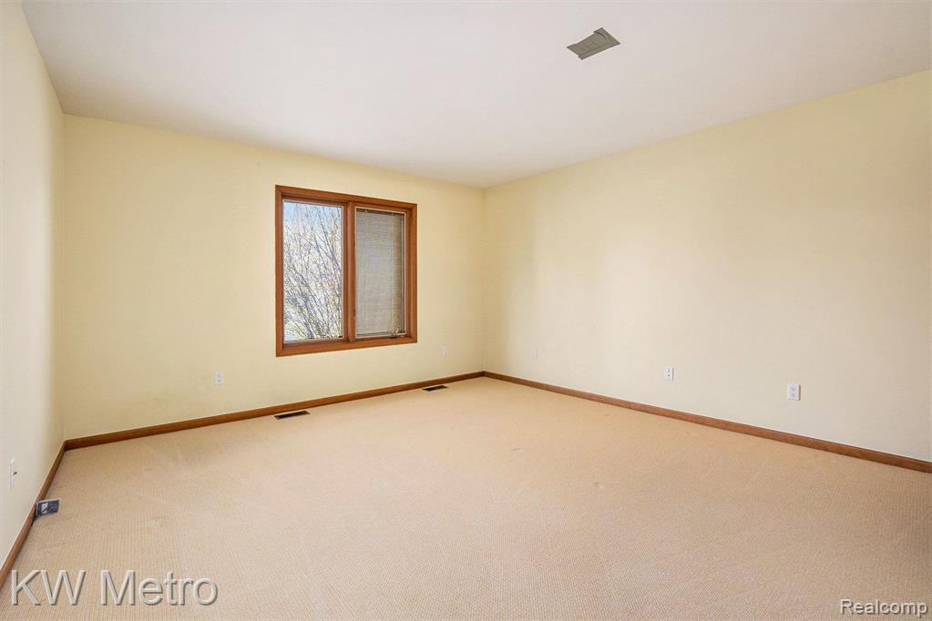 6545 PARK VALLEY Drive, Clarkston, MI 48348 — Photo 19