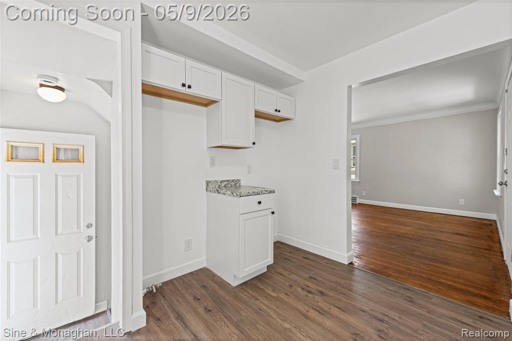 8845 Canyon Street, Grosse Pointe, MI 48236 — Photo 9