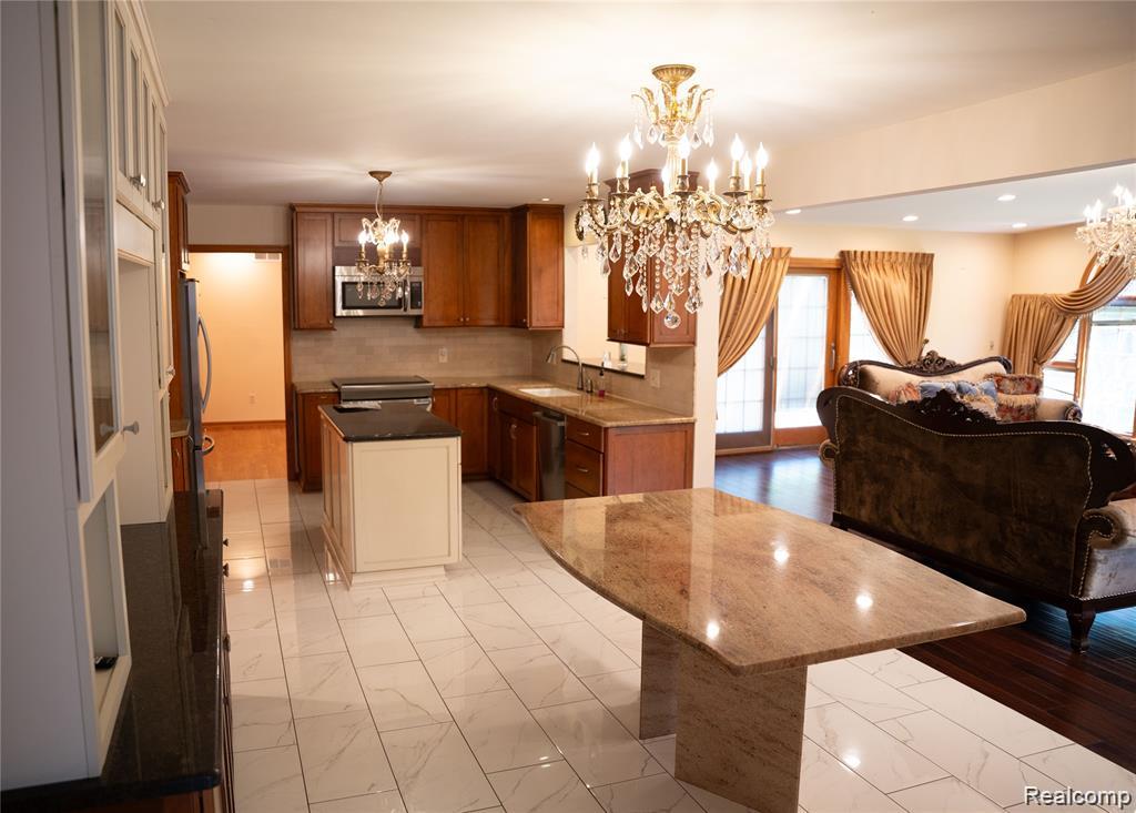 6651 Arlington Drive, West Bloomfield, MI — Photo 28