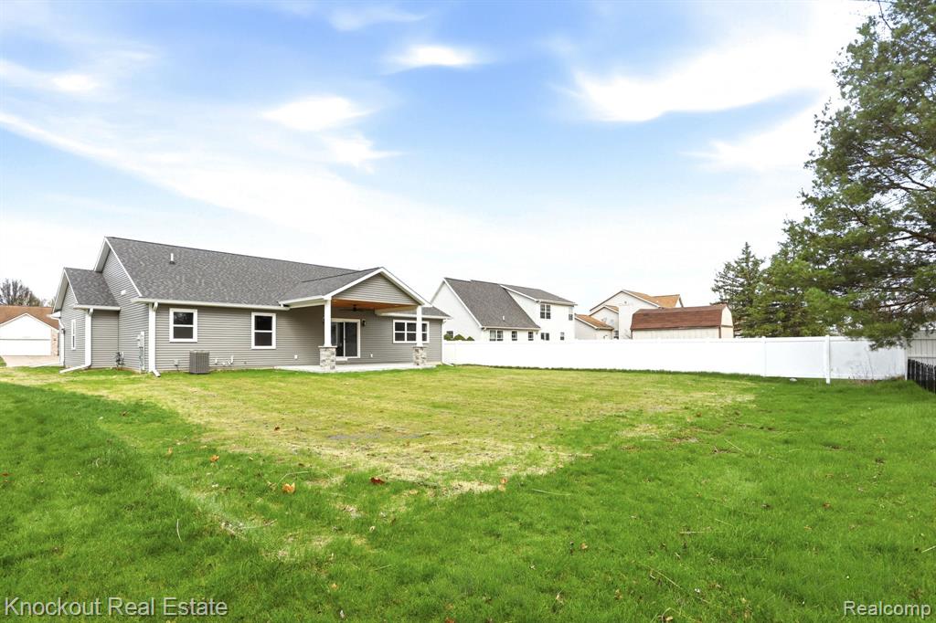 12095 Country Run Drive, Birch Run, MI 48415 — Photo 53
