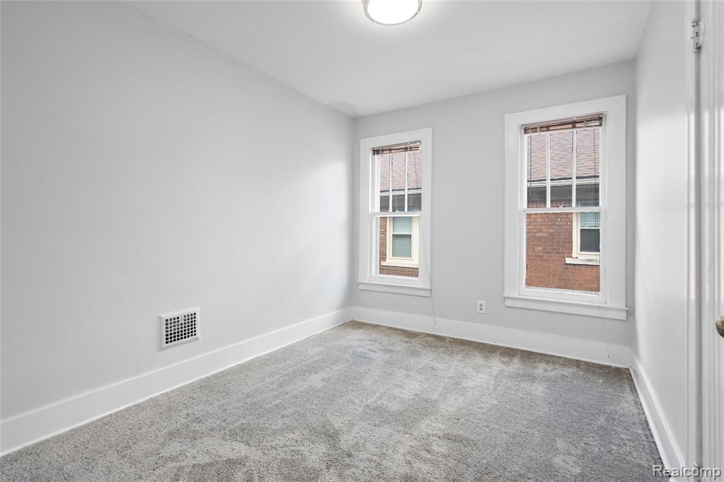 611 Emmons Boulevard, Wyandotte, MI 48192 — Photo 31