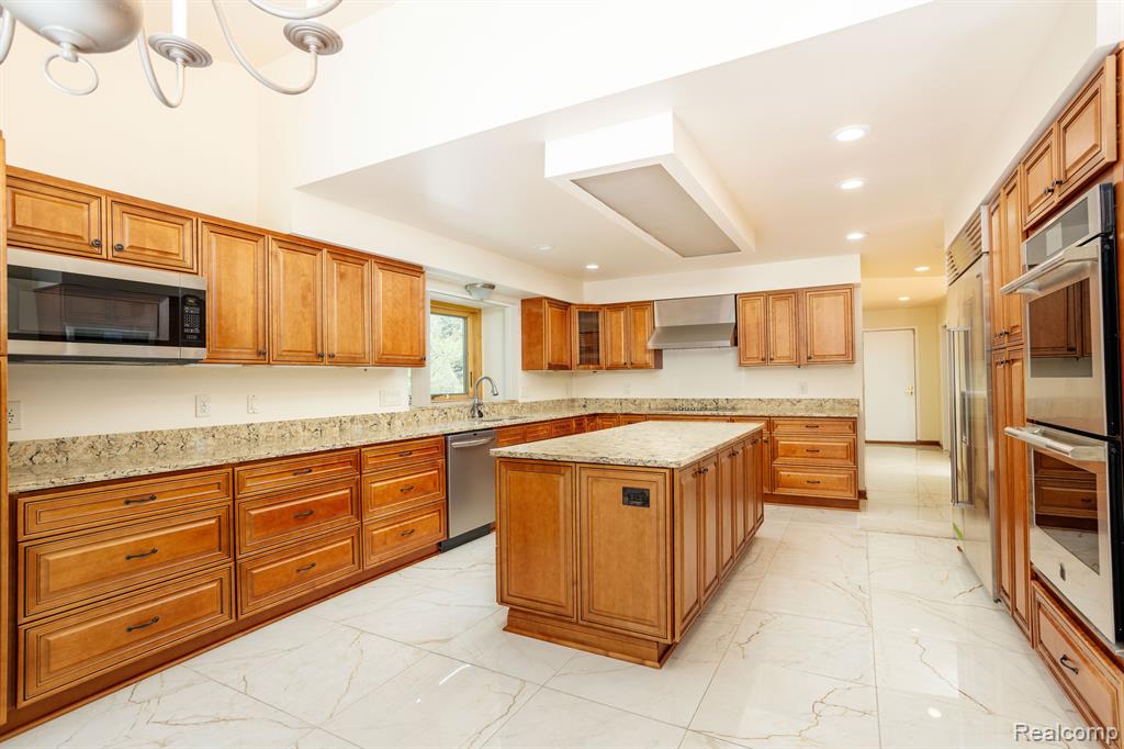 4421 PINEHURST Drive, West Bloomfield, MI — Photo 19