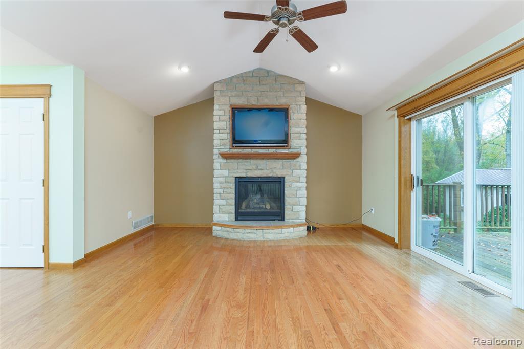 3410 Hogback Road, Fowlerville, MI 48836 — Photo 5