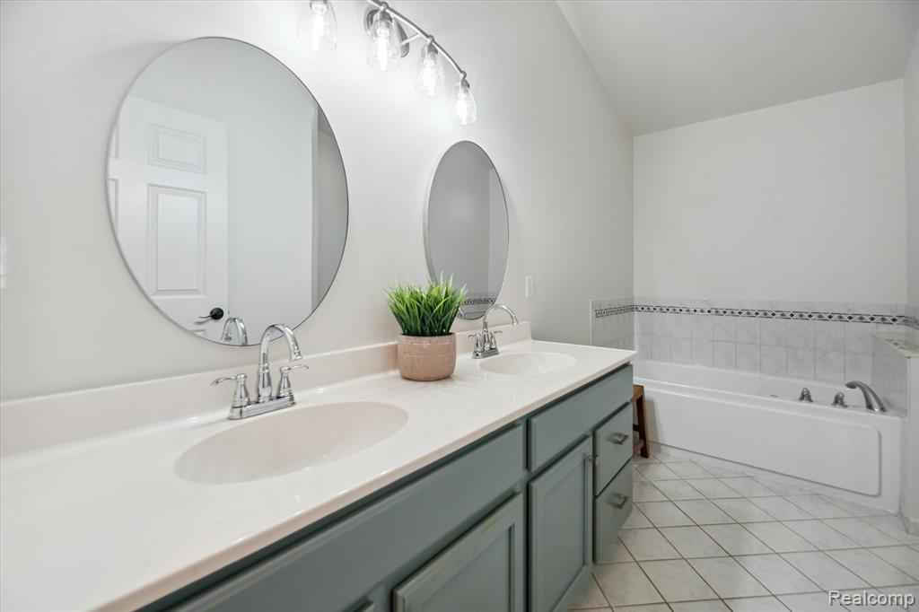2308 SUGAR MAPLE Drive, Brighton, MI 48116 — Photo 11