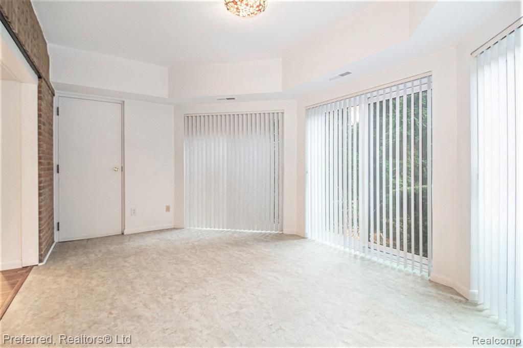2125 NATURE COVE Court, 101, Ann Arbor, MI 48104 — Photo 16