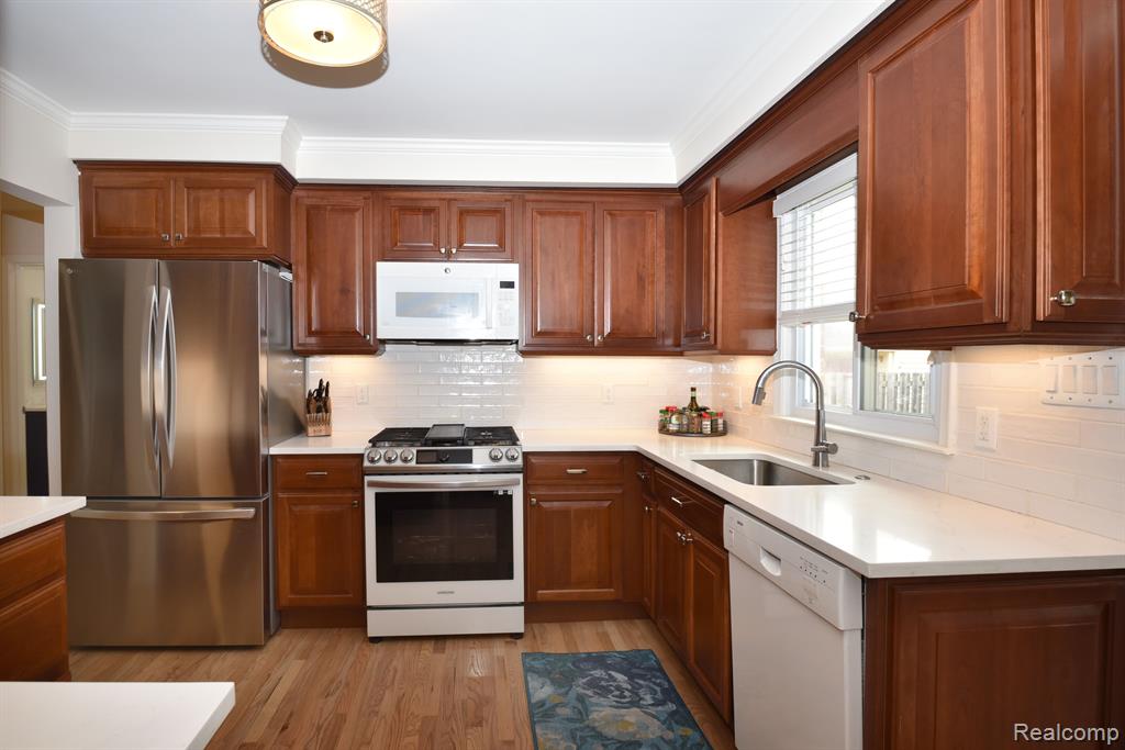 4121 S FULTON Place, Royal Oak, MI 48073 — Photo 10