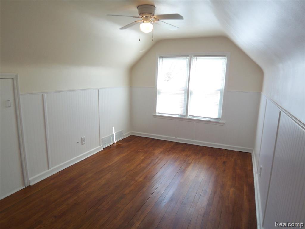 8269 Sterling, Center Line, MI 48015 — Photo 24
