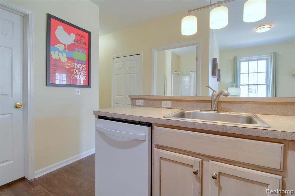 50223 Monroe St., Canton, MI 48188 — Photo 10
