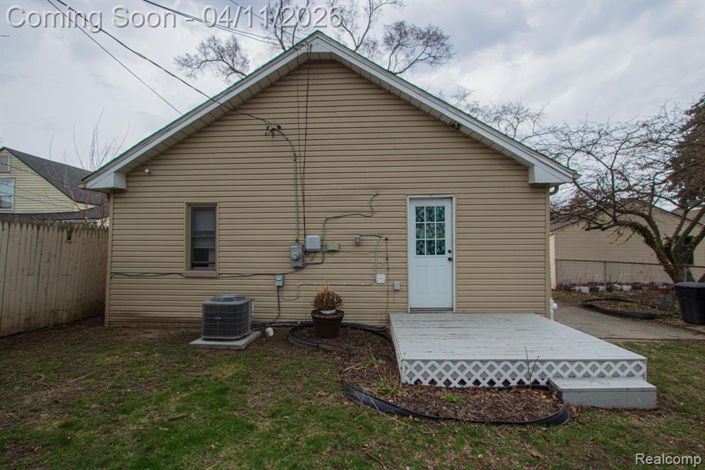 5636 Hipp Street, Dearborn Heights, MI 48125 — Photo 24