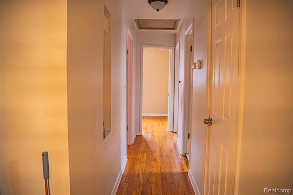 4420 Katherine Street, Dearborn Heights, MI 48125 — Photo 11