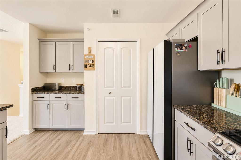 45806 Aragon Lane, Canton, MI 48187 — Photo 14