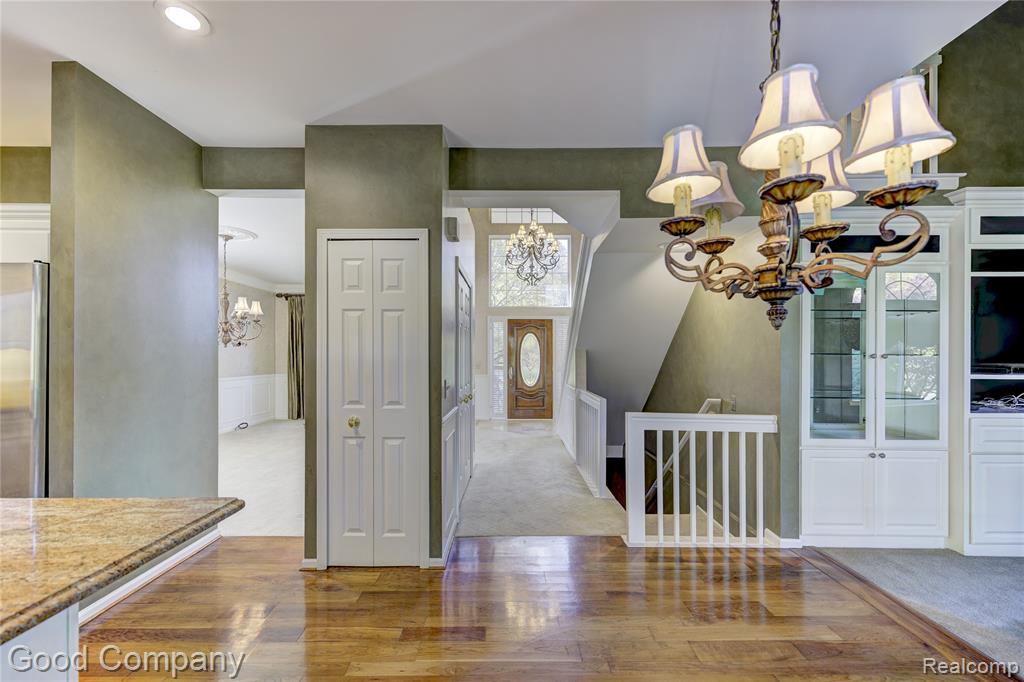 4617 Covington Court, Rochester, MI 48306 — Photo 12