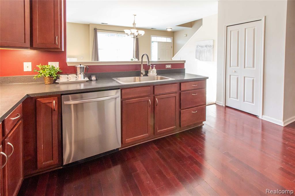 3913 Radcliff Drive, Canton, MI 48188 — Photo 19