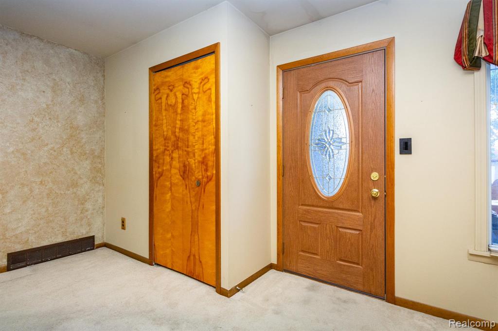5513 Leann Court, Newport, MI 48166 — Photo 3