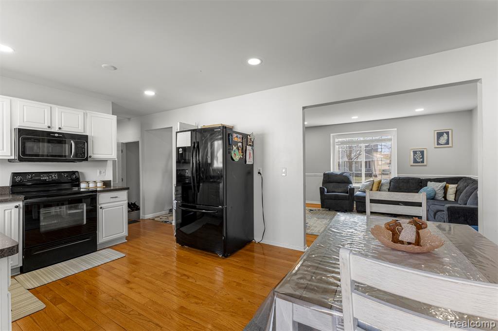 28810 Birchlawn Street, Garden City, MI — Photo 10
