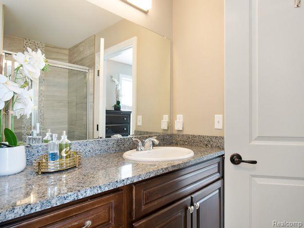 53558 CHAMPLAIN Street, Macomb, MI 48042 — Photo 18