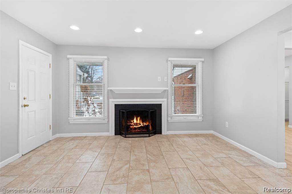 6881 W DARTMOOR Road, West Bloomfield, MI — Photo 23