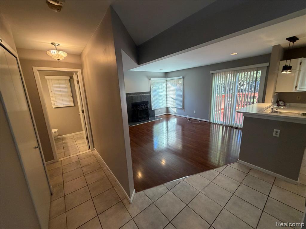 39588 Squire, Novi, MI — Photo 24