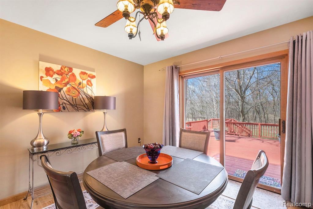 6475 HARTLAND Road, Fenton, MI 48430 — Photo 9