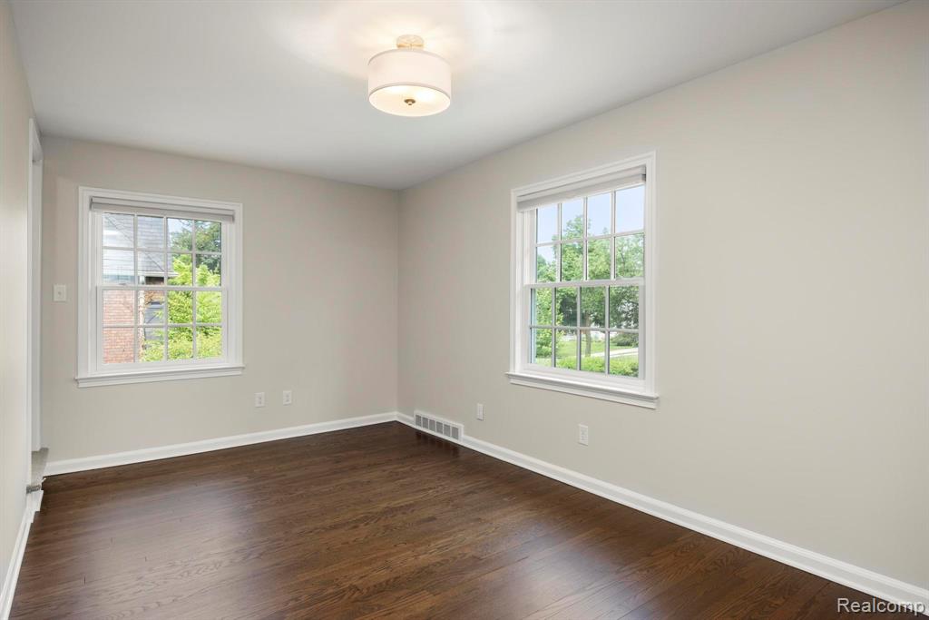 33 Oxford Boulevard, Pleasant Ridge, MI — Photo 34