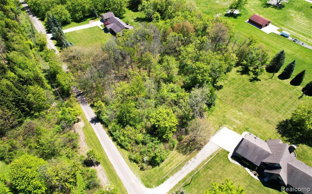 53183 Maranatha Lane, Milford, MI — Photo 2