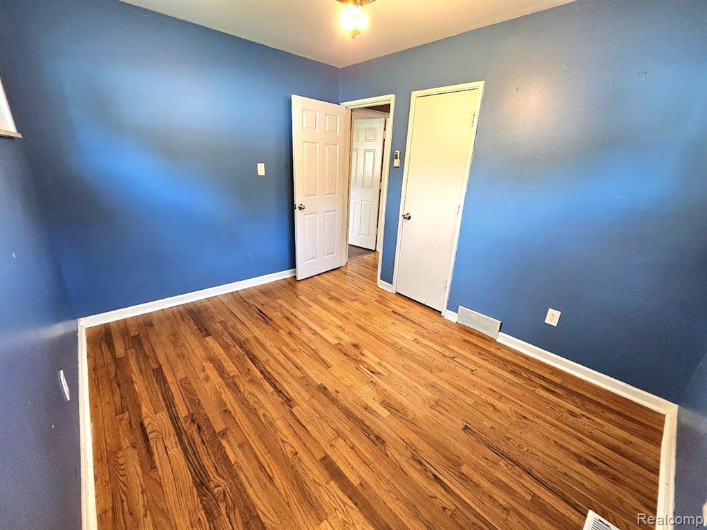 9994 Deering Street, Livonia, MI 48150 — Photo 22