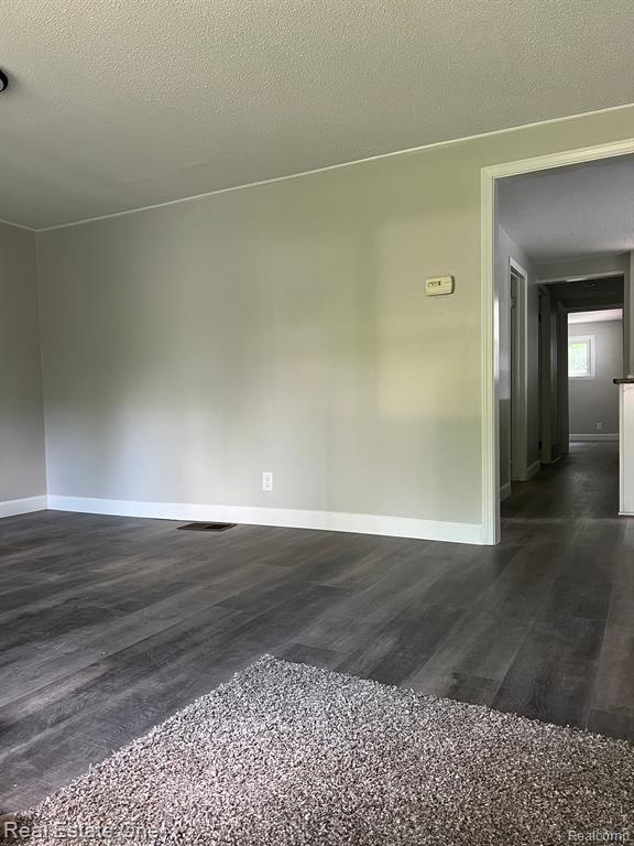 9120 GROVE Drive, Whitmore Lake, MI 48189 — Photo 19