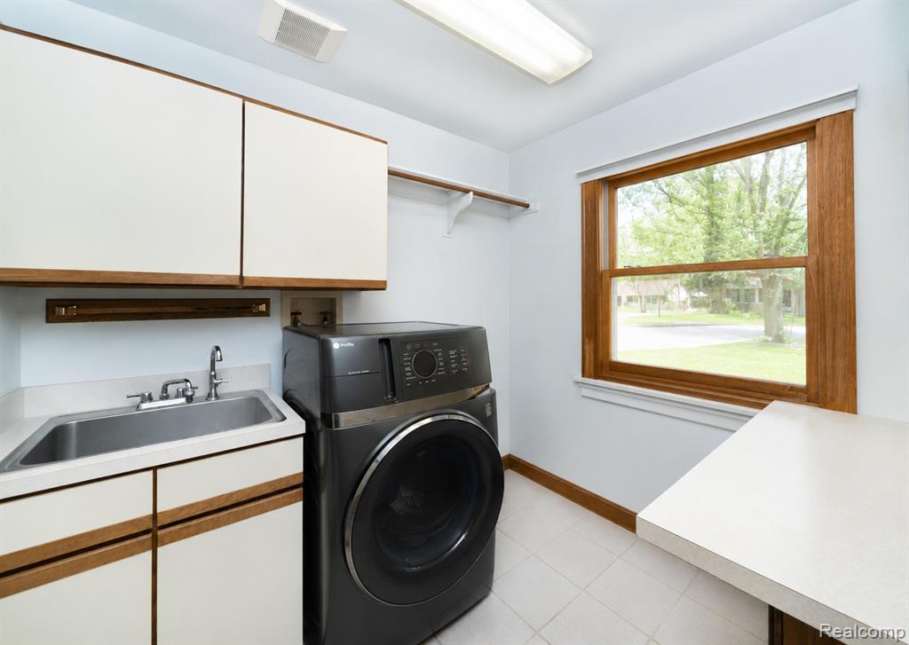 7806 Circle Boulevard, West Bloomfield, MI 48323 — Photo 33