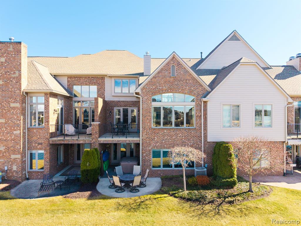 10725 WATERFALL, South Lyon, MI 48178 — Photo 44