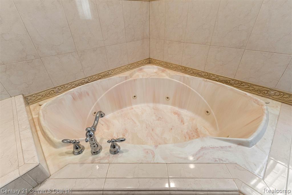 6318 Whitefield Street, Dearborn Heights, MI 48127 — Photo 25