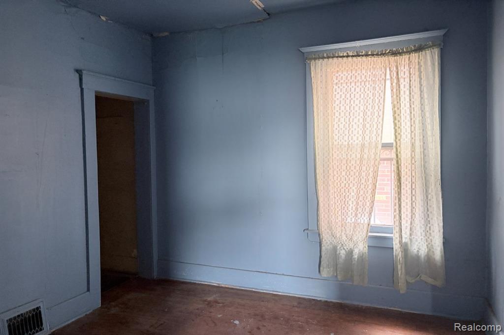10132 Traverse Street, Detroit, MI 48213 — Photo 9