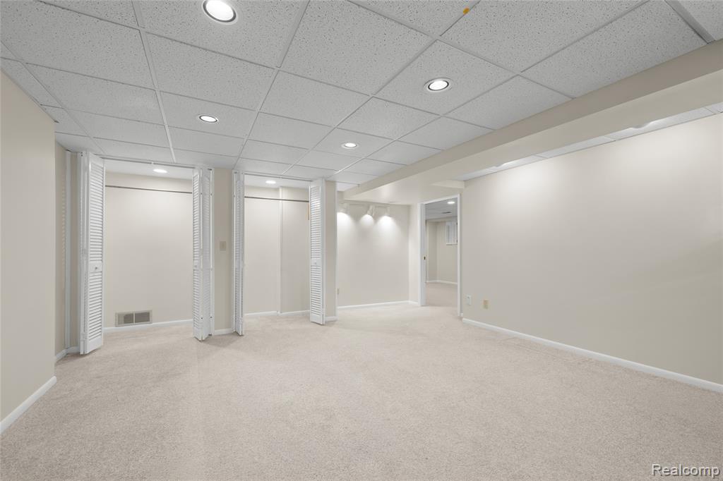 16252 Country Knoll Drive, Northville, MI 48168 — Photo 38