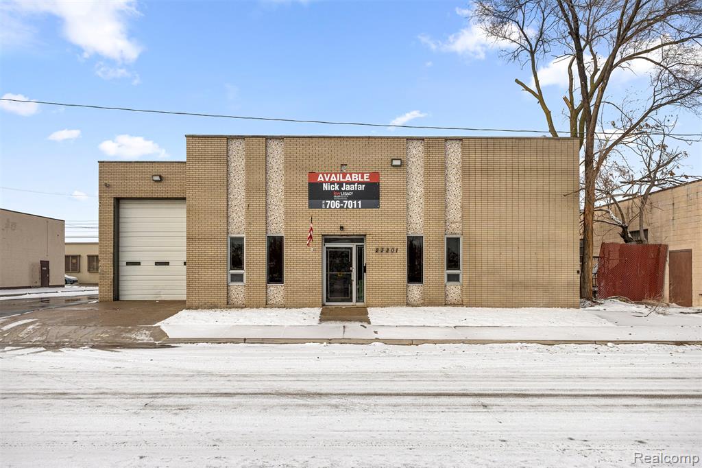 23201 Roseberry Avenue, Warren, MI 48089 — Photo 6