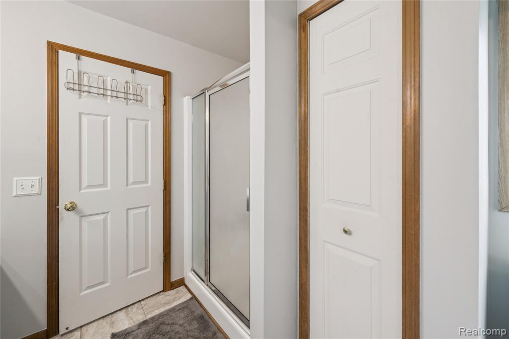 493 Cloverview Lane, Howell, MI 48843 — Photo 26