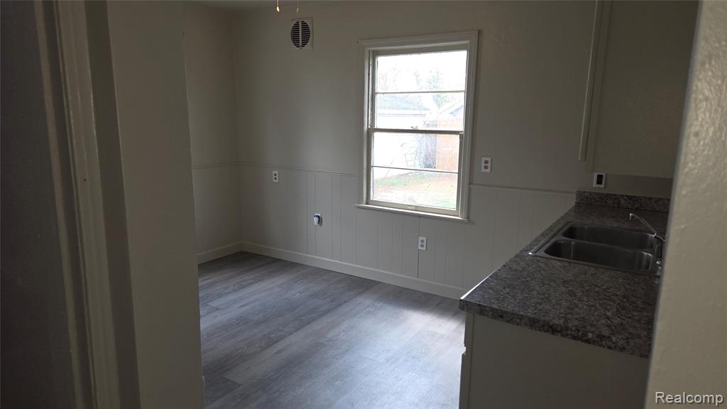 733 Vermilya Avenue, Flint, MI 48507 — Photo 9