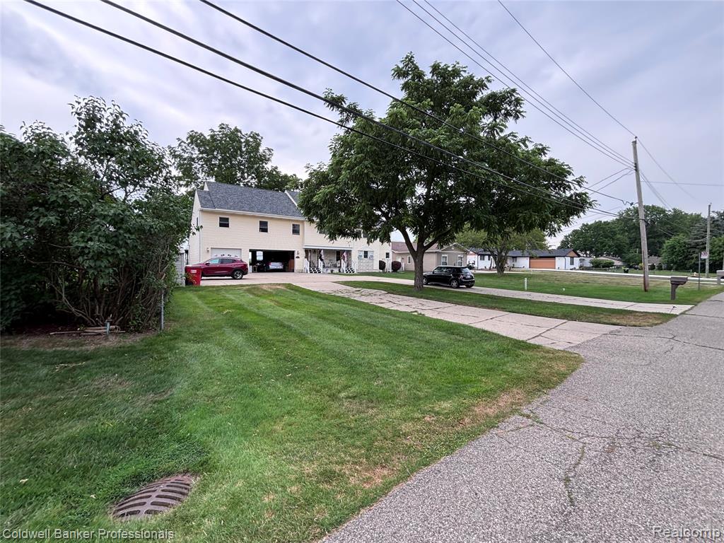 39883 Duluth Street, Harrison Township, MI — Photo 3