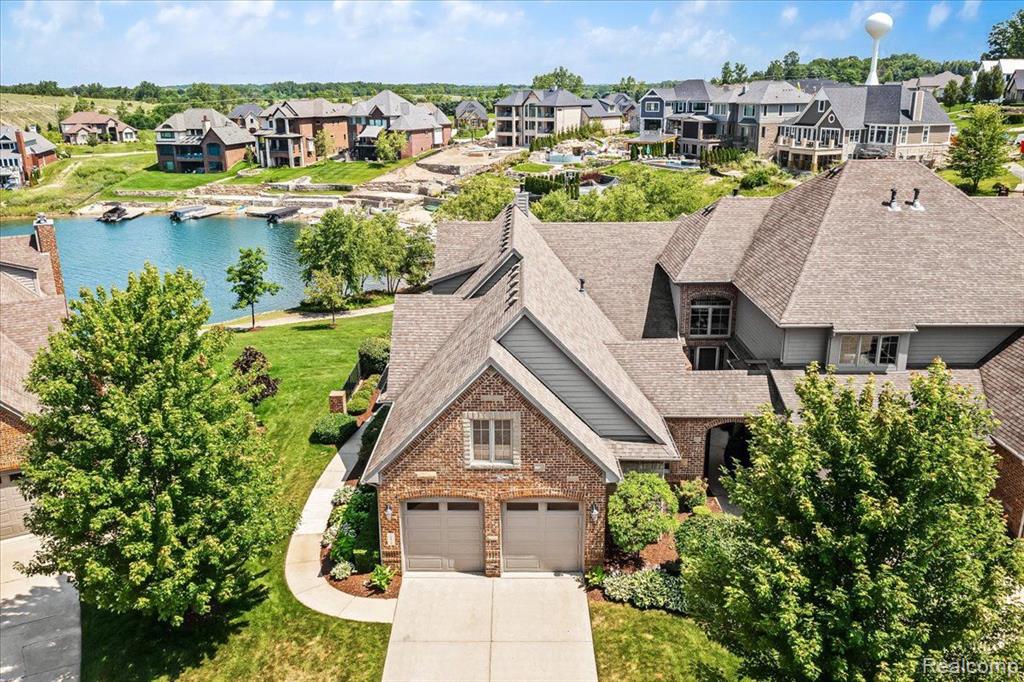 10815 SPARKLING WATERS Court, South Lyon, MI 48178 — Photo 61