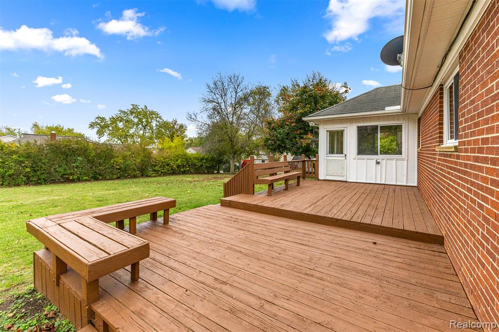 633 S Pontiac Trail, Walled Lake, MI 48390 — Photo 39