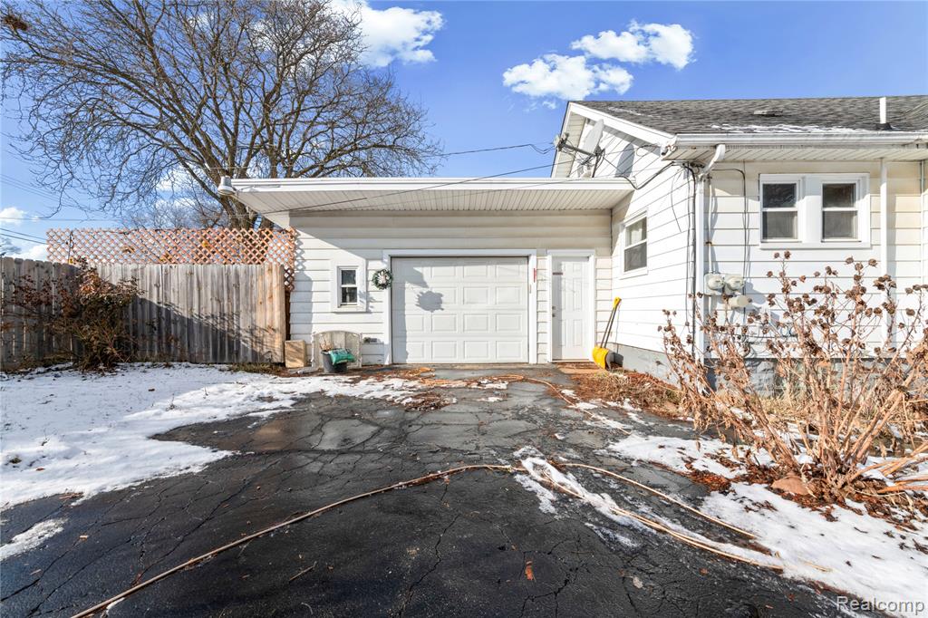 4841 Kempf Street, Waterford, MI 48329 — Photo 28