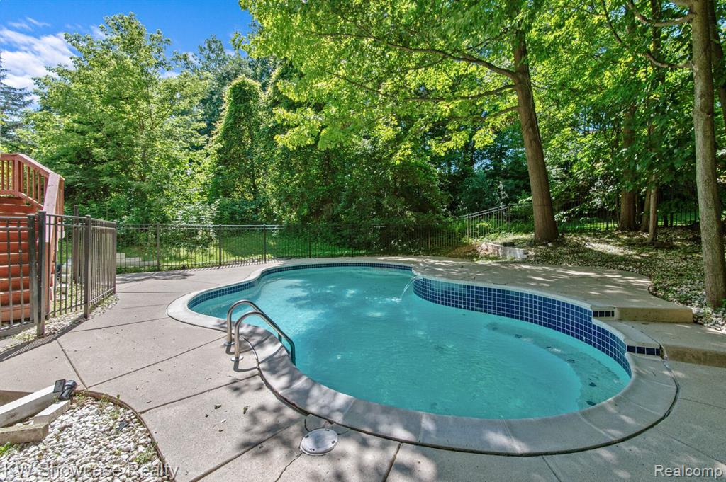 6255 WHISPERING MEADOWS Drive, White Lake, MI 48383 — Photo 56