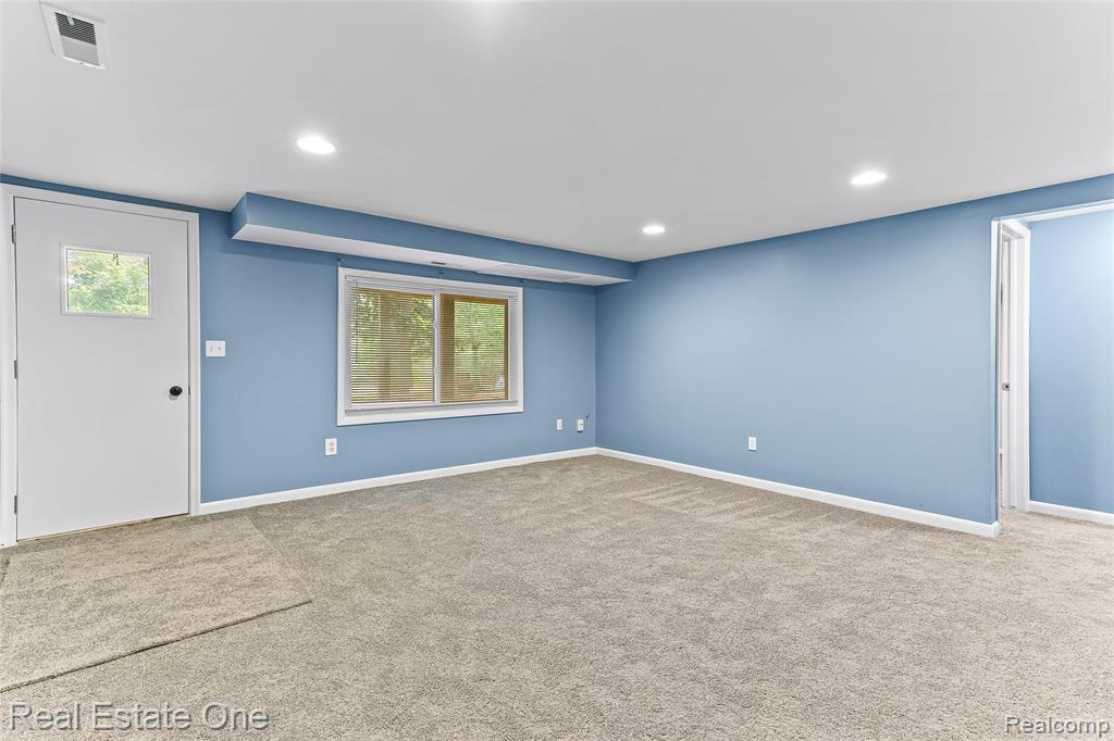 2509 Golden Shores Drive, Fenton, MI 48430 — Photo 19
