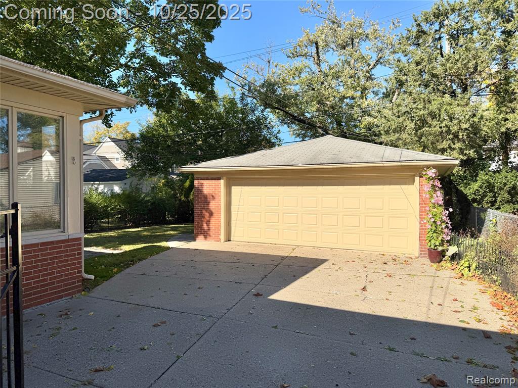 10774 Lincoln Drive, Huntington Woods, MI — Photo 3