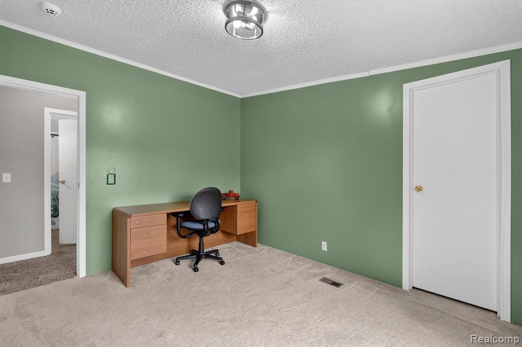 11595 Clearwater Drive, Fenton, MI 48430 — Photo 28