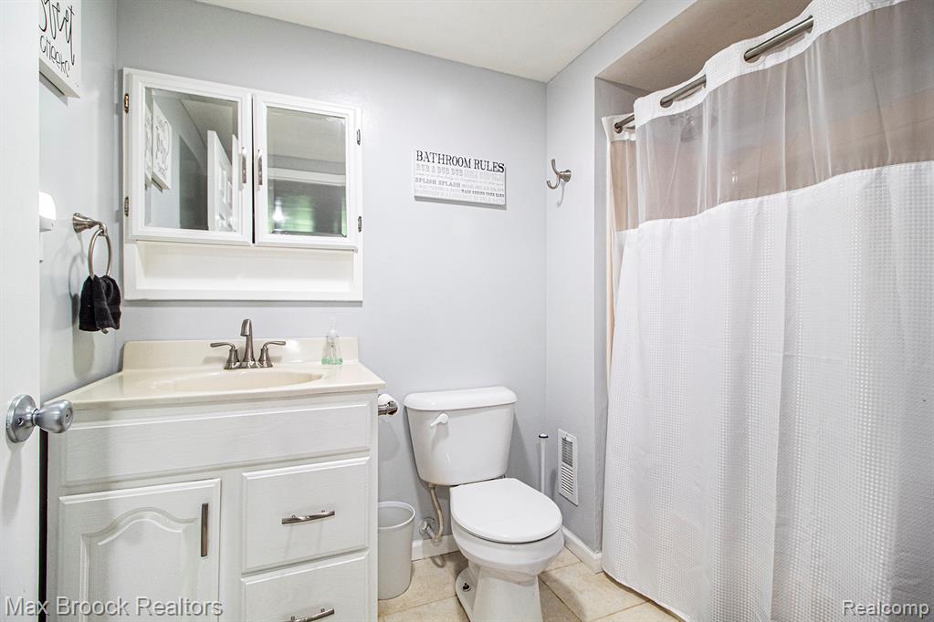 761 Stoney Drive, South Lyon, MI 48178 — Photo 26